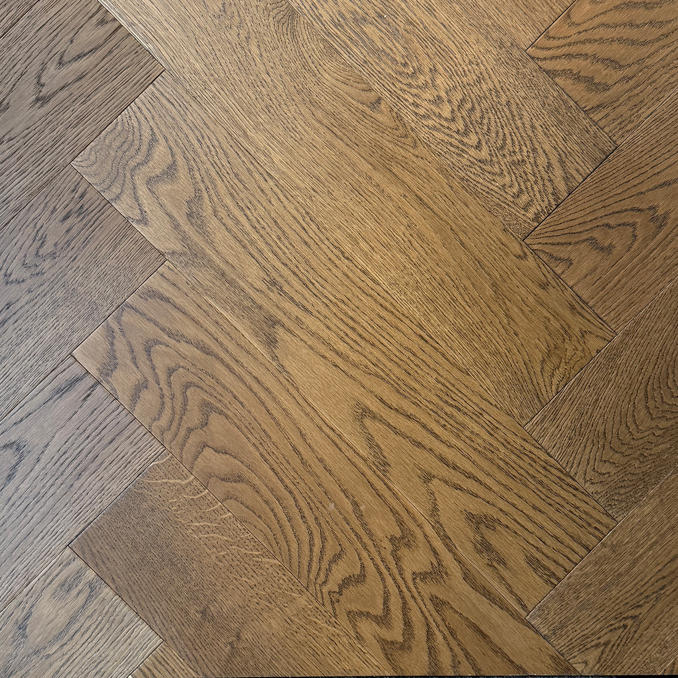 Warm Chestnut 15/4mm Herringbone Engineered European Oak Flooring
