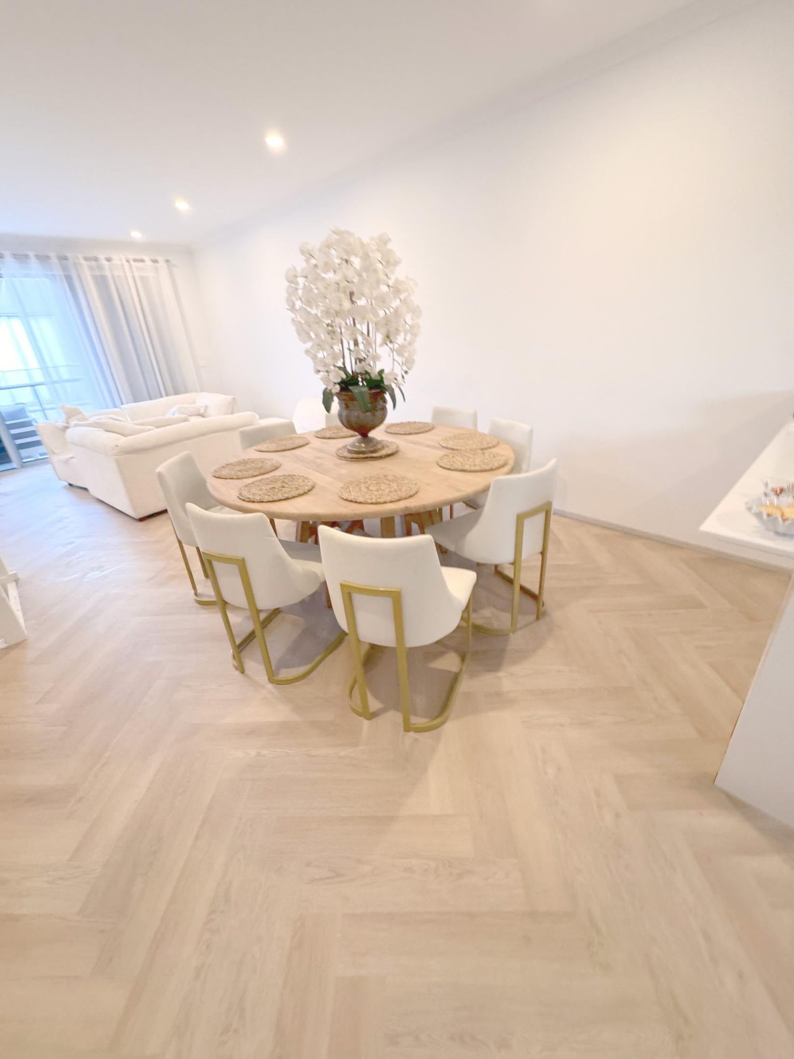 8.5mm Herringbone SPC Hybrid Flooring - Natural Oak - Image 2
